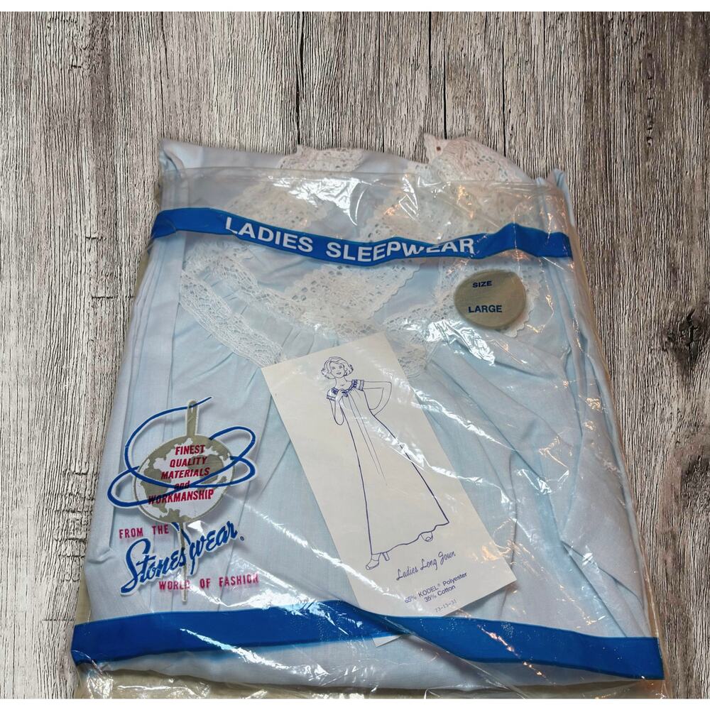 Stoneswear world of fashion vintage NWT ladies sleepwear long nightgown